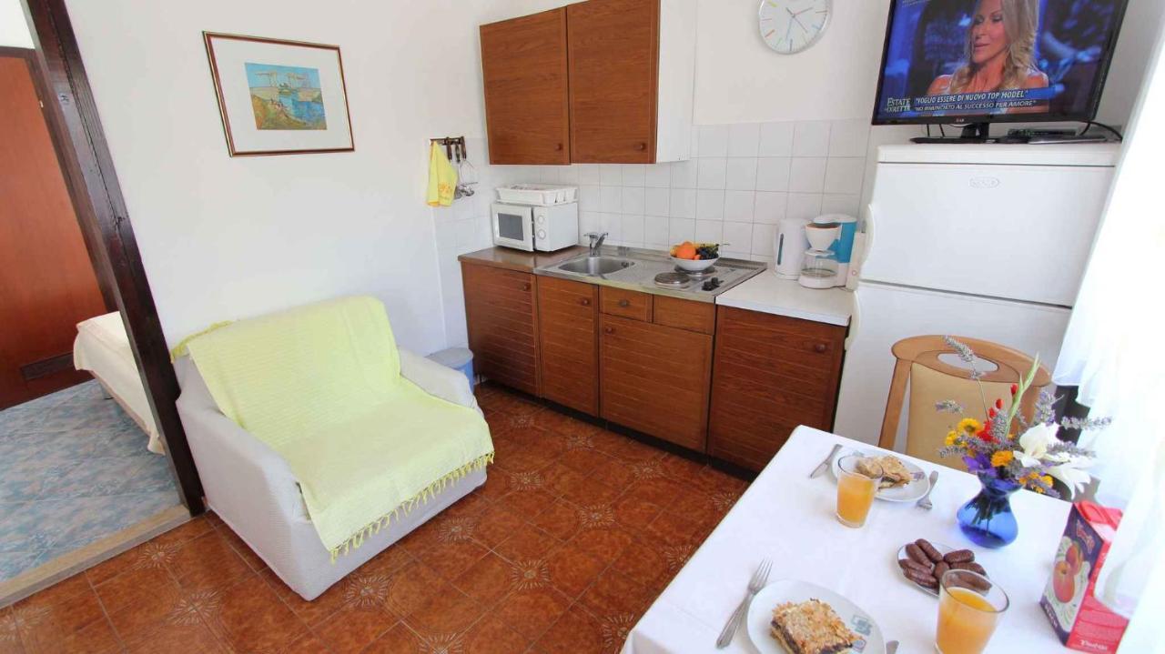 Studio In Vantacici/Insel Krk 14419 Exteriér fotografie