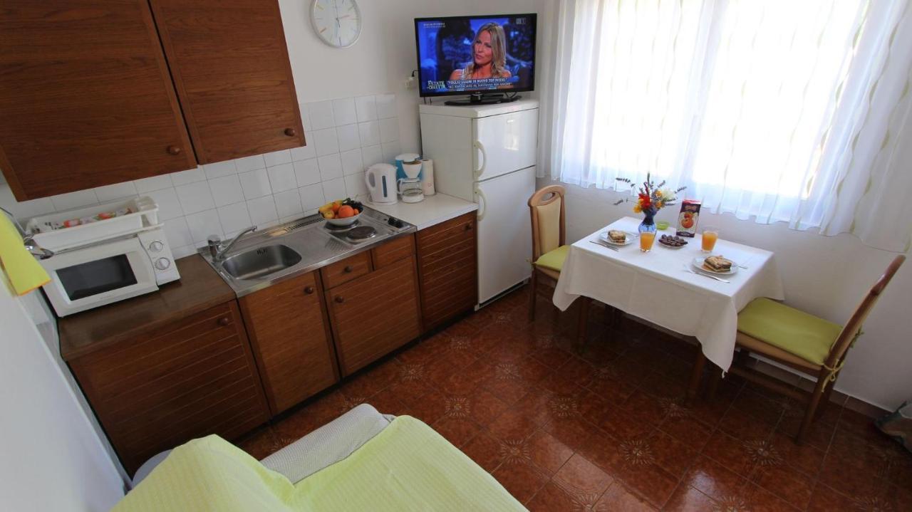 Studio In Vantacici/Insel Krk 14419 Exteriér fotografie